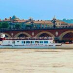 Bordeaux: Garonne River Yacht Cruise with Brunch - Inside Comfort and Seating Capacity