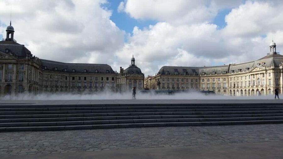 Bordeaux: Heart of Bordeaux Walking Tour - Visiting the Saint-André Cathedral and Medieval Towers