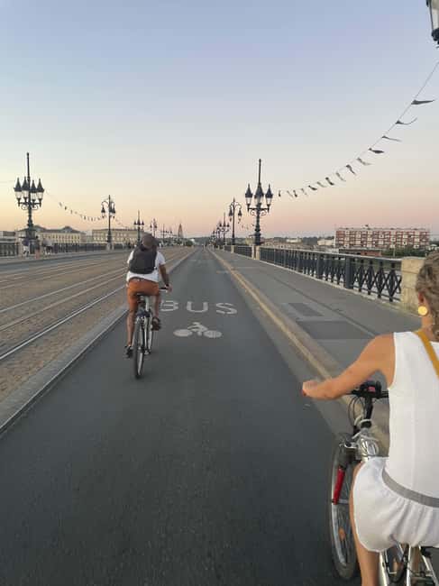 Bordeaux: Historical Bike Tour of the Three Bridges - Discovering the Pont de Pierre and Its Surroundings