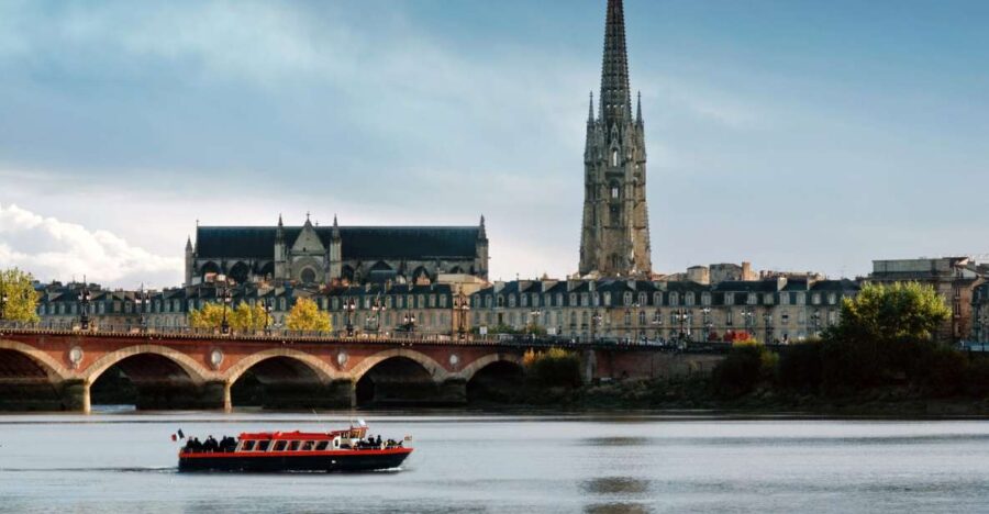 Bordeaux: Scenic River Cruise with Commentary and Canelés - Setting Sail from Les Bateaux Bordelais in the Chartrons District