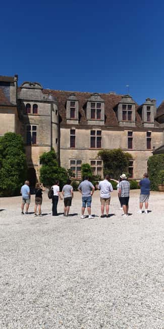 Bordeaux wine tour: 2 wineries & wine tastings (red & white) - Meeting Point and Transportation Logistics