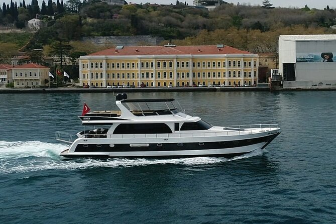 Bosphorus cruise with private boat - Exploring the Bosphorus on a Private Boat