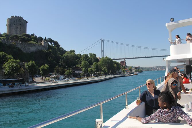 Bosphorus Luxury Lunch Cruise & Black Sea Swimming Experience - Visiting Iconic Istanbul Landmarks from the Water
