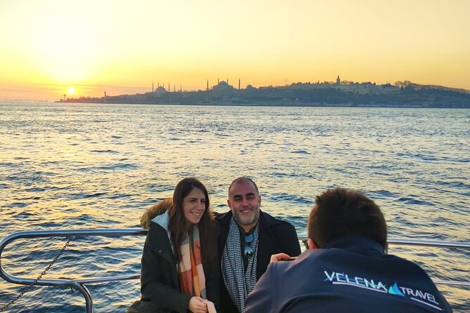 Bosphorus Sunset: An Enchanting Yacht Cruise in Istanbul - Visiting Dolmabahçe Palace and Mosque from the Water