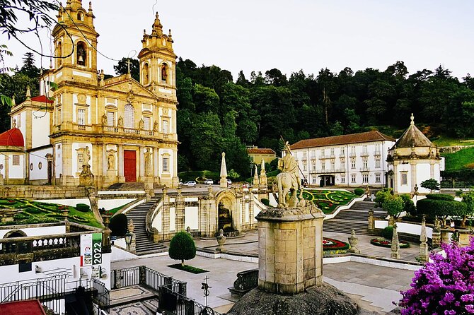 BRAGA AND GUIMARÃES: Private Historic Tour from Porto - The Convenience of Hotel Pickup and Drop-Off in Porto