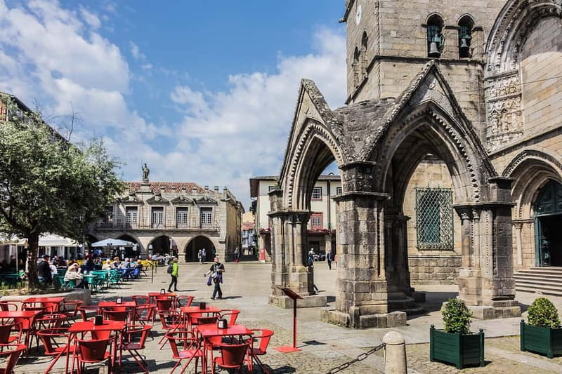 Braga and Guimarães - The Heritage Tour - From Porto to the Iconic Bom Jesus do Monte Sanctuary