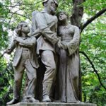 Brandenburg Gate and Berlin Off the Beaten Path Walking Tour - Passing Spreebogenpark and the Waterside Views