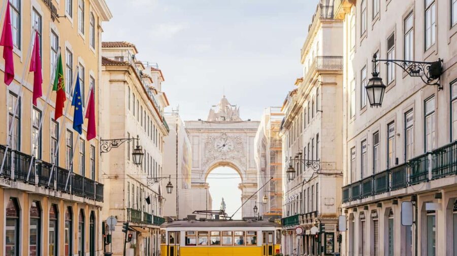 Breakfast with History: 2h Course on Portugal's History - Starting in a Cozy Lisbon Venue for a Morning of Stories and Pastries