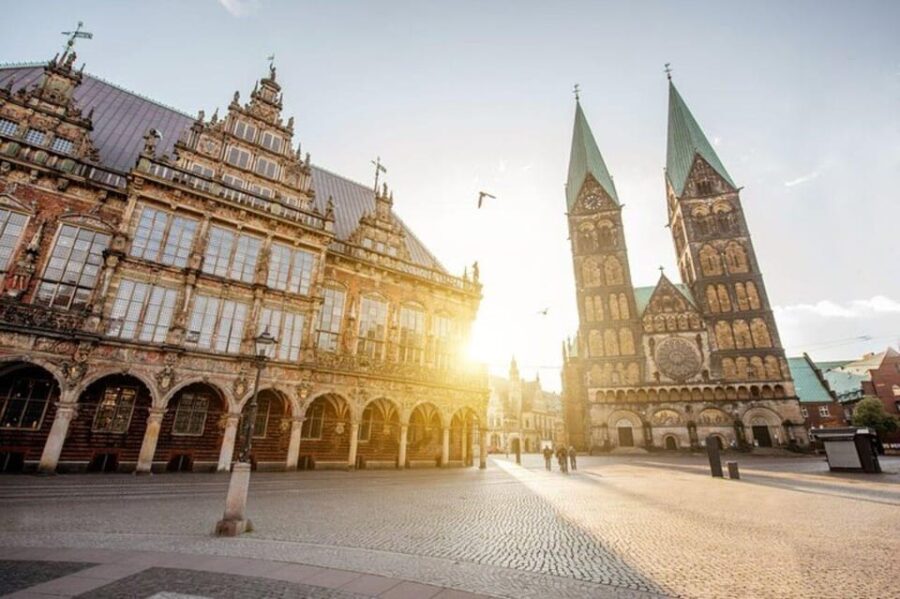 Bremen : Must-See Walking tour With A Guide ( Private tour ) - Visiting the Historic St. Peter’s Cathedral