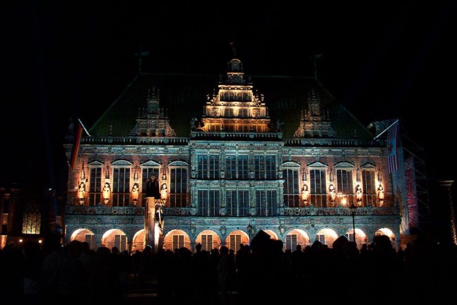 Bremen: Night Watchman Guided Tour for Children (in German) - Starting Point at Bremen’s Cathedral Main Entrance