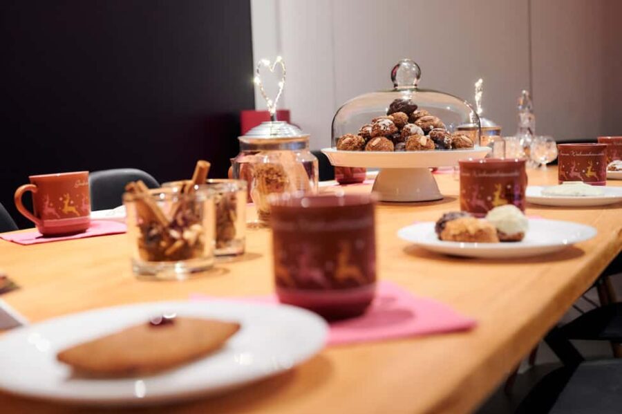 Bremen: The glass gingerbread manufactory  a delightful pre-Christmas event - What Makes the "Sweet Variety" Special?