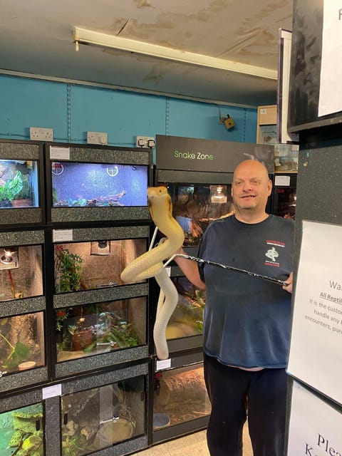 Bristol: Venomous Snake Tour w/ Guide & Croc Photo - Starting Point at Croc Cafe in Bristol