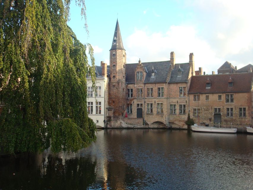 Bruges: 3-Hour Beer and Chocolate Tasting Private Tour - Discover Bruges’ Historic Center and Medieval Squares