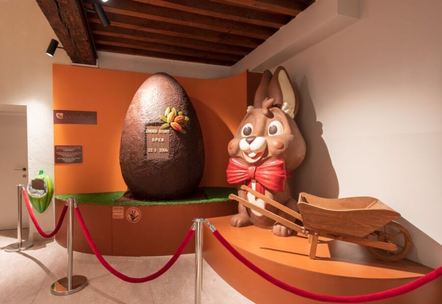 Bruges: Choco-Story Museum with Audio Guide and Tastings - Exploring the Collection of Over 500 Chocolate-Related Objects