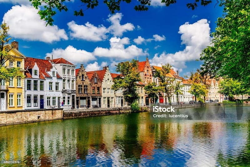 Bruges: Private Walking Tour with Canal Cruise - Starting in Paris and Traveling to Bruges