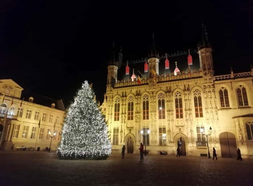 Bruges: Wicked Christmas Bike Tour Experience with a Local - The Experience of Cycling Through Bruges During Christmas