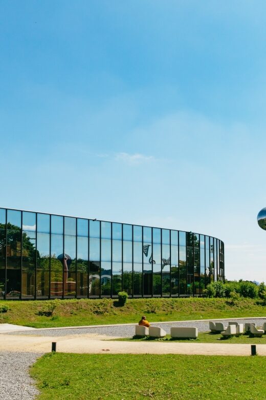 Brussels: Atomium Entry Ticket with Design Museum Ticket - Exploring the Atomium: A Masterpiece of Architecture and History