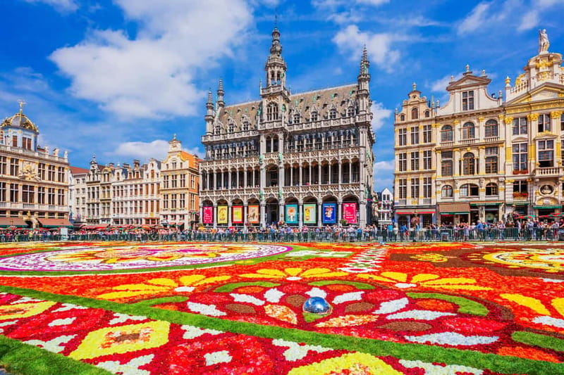 Brussels: Highlights and Hidden Corners Private Guided Walk - Key Points