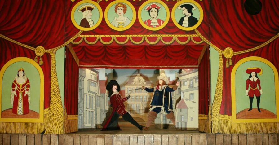 Brussels: Private Tour of Theatre Toone with Snacks and Beer - Discover Royal Theatre Toone’s History and Setting