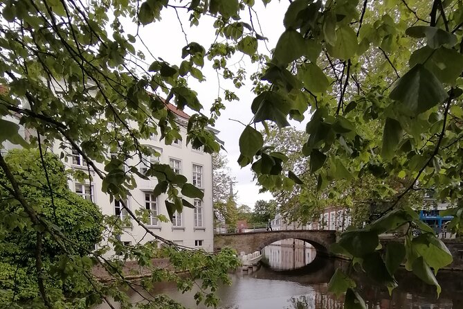 BRYGGJA ROMANTICA - 3 Hour Romantic Tour in Bruges - Visiting Historic Landmarks: From Burg Square to Sint-Annakerk