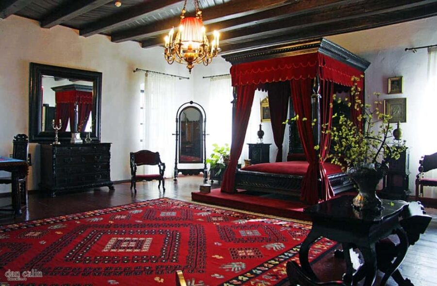 Bucharest: Guided Tour to Bellu Manor & Zamfira Monastery - Exploring Bellu Manor’s Elegant Architecture and Collections