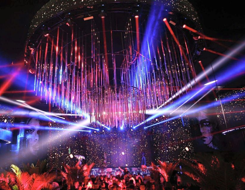 Bucharest: VIP Dining, Limo Ride & Clubbing - Starting the Night at Roman Square with Upscale Dining