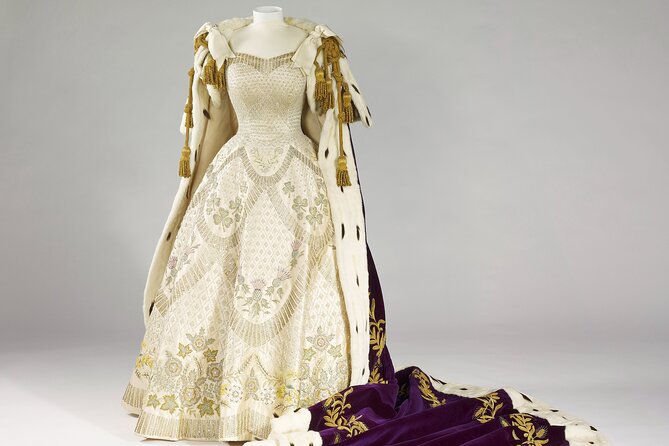 Buckingham Palace Entrance Ticket & British Royalty Guided Tour - Starting Point and Tour Logistics in Royal London