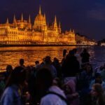 Budapest: 1-Hour Evening Sightseeing Cruise with Drink - Starting Point in Central Budapest