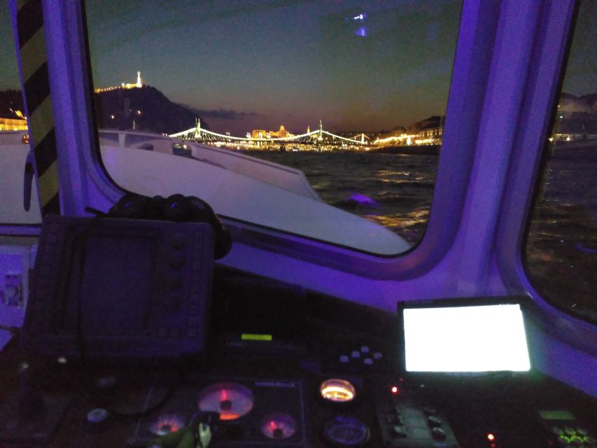 Budapest: 1-Hour Private Boat Cruise - Starting Point at Dock 42 in Szt. Istvan Park