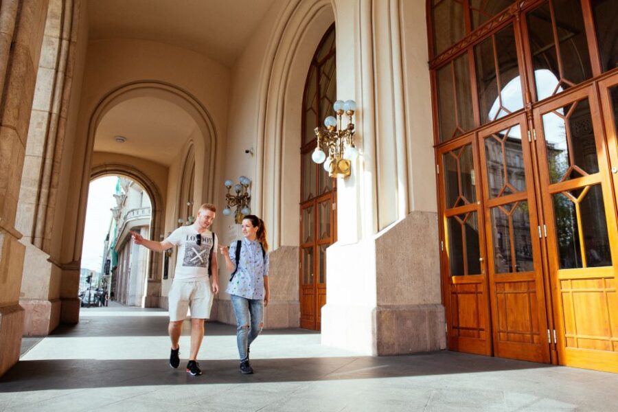 Budapest: 2-Hour Private Kick-Start Tour with a Local - Meet in Front of the White Church for a Warm Welcome