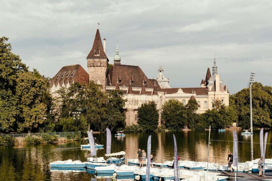 Budapest: Best Gardens Walking Tour & Folk Music Performance - Starting at Gyóni Géza tér, the Tour Sets Off with a Guided Visit to Gul Babas Tomb