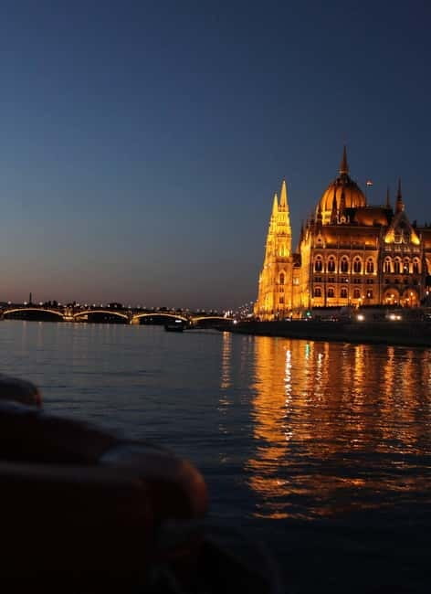 Budapest Boat Cruise with Live Tour Guiding! (+ Bonus Drink) - From the Old Town to the Castle District