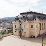 Budapest: Buda Castle Walking Tour & Folk Music Performance - Starting Point at the Holy Trinity Statue in Holy Trinity Square