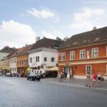 Budapest: Buda Castle Walking Tour in German - Walking Around Matthias Church and Its Stunning Gothic Details
