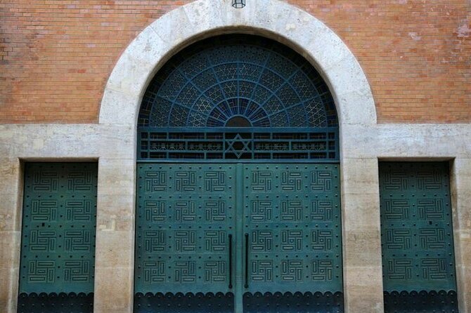 Budapest City Walk in Jewish Quarter - Access to Private and Less-Visited Sites