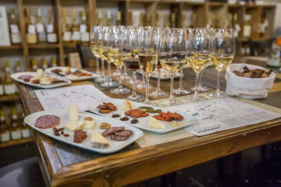 Budapest: Essentials of Hungarian Wine Tasting Class - What the 2-Hour Guided Tasting Entails