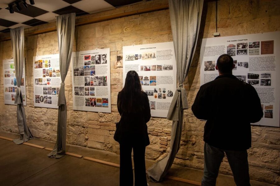 Budapest: Ghetto Wall Exhibition Tour with History Guide - Starting Point and How to Find the Tour