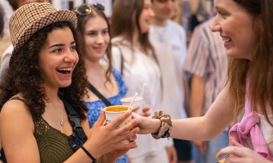 Budapest: Guided Food Tour with Wine, Beer, and Shots - Guided Exploration of Budapest’s Jewish Quarter