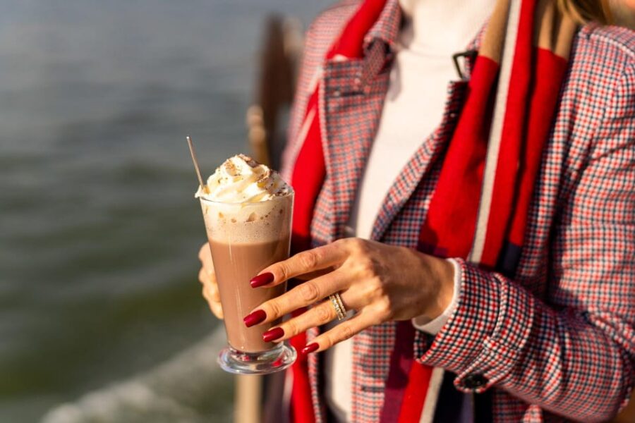 Budapest: Historic Cruise with Welcome Drink - Practical Tips for a Great Experience