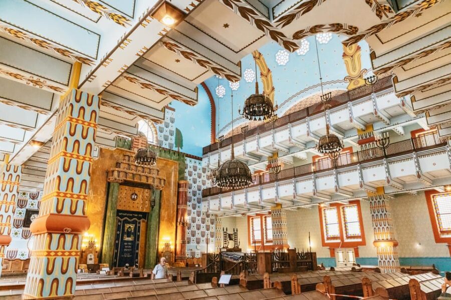 Budapest: Jewish History Guided Walking Tour with Historian - The Significance of the Ghetto Wall Memorial and Heroic Figures