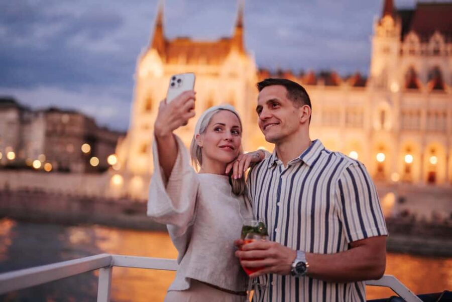 Budapest: Lotus Cruise with Unlimited Aperol and Prosecco - Starting Point at Pier 9: Easy Access and Meeting Tips