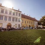 Budapest: Matthias Church: Colorful Tiles & Coronations Tour - Starting Point at Dísz tér and Meeting Arrangements
