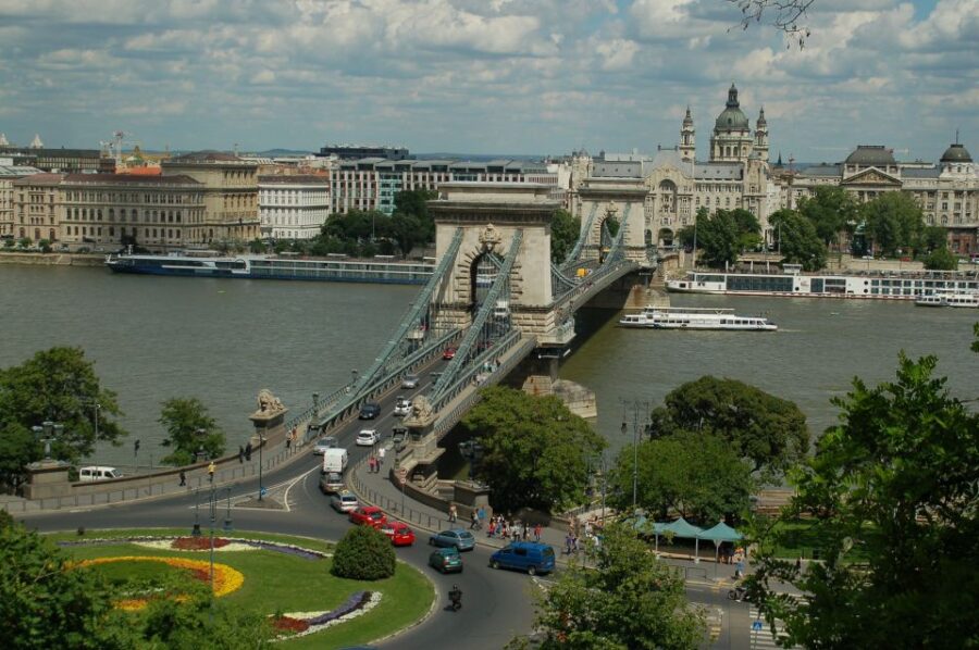 Budapest: Private 3-hour Guided City Tour by Bus - Discover the Buda Castle District and Fisherman’s Bastion