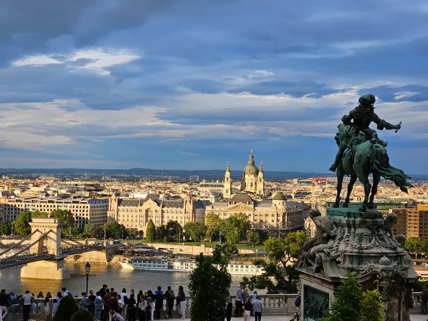 Budapest: Private Customizable Guided Tour - Starting Point at the Heart of Budapest