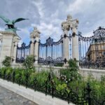 Budapest: private deluxe tour with a native, in Spanish - Starting with Comfort: Deluxe Car and Personalized Service