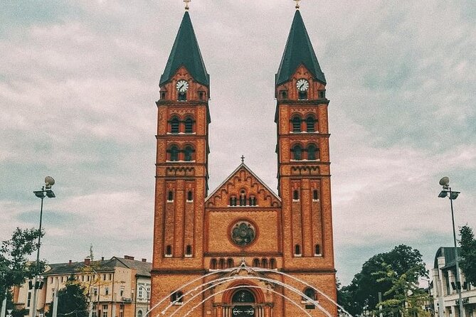 Budapest Private Guided Walking Tour 3 hours - Starting Point: Meeting at the Hungarian Academy of Sciences or Your Preferred Location