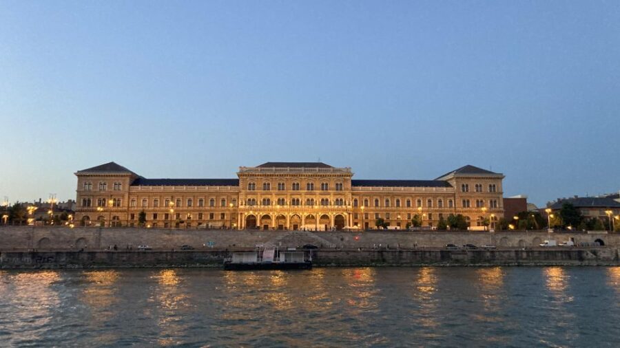 Budapest: Private Sightseeing Tour by car - Buda Castle District: The Historic Heart of Budapest