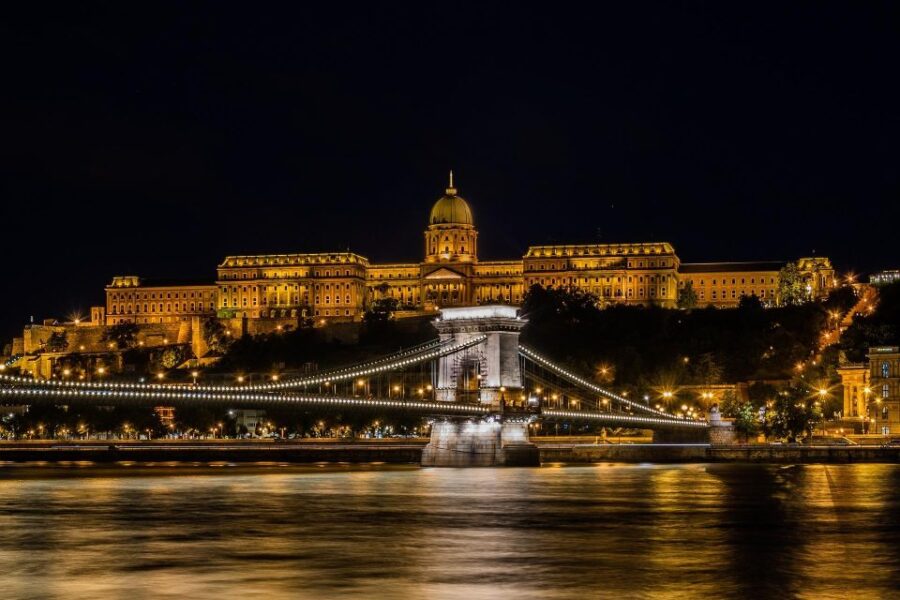 Budapest - Private Tour including Castle visit - Starting at St. Stephen’s Basilica, a Budapest Landmark