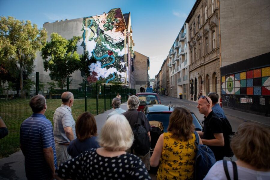 Budapest: Ruin Bars Walking Tour with Drinks and Snacks - Meet in Front of Dohány Street Synagogue for an Authentic Starting Point