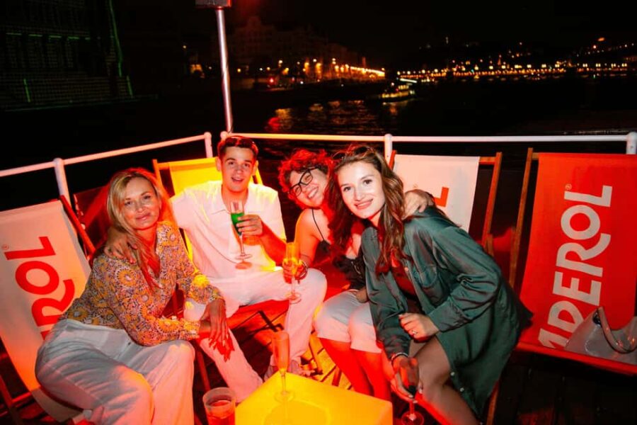 Budapest: Sightseeing River Cruise with Unlimited Cocktails - Embarking at Akadémia Dock 2 and Nearby Transport Options